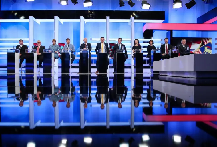 POGLEDAJTE FOTKE S PREDSJEDNIČKOG SUČELJAVANJA: Stigli su svi kandidati