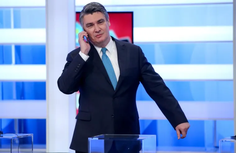 POGLEDAJTE FOTKE S PREDSJEDNIČKOG SUČELJAVANJA: Stigli su svi kandidati