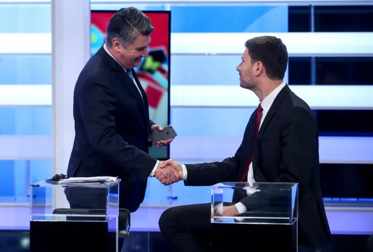 POGLEDAJTE FOTKE S PREDSJEDNIČKOG SUČELJAVANJA: Stigli su svi kandidati