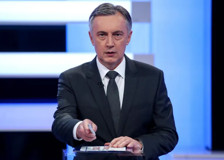 POGLEDAJTE FOTKE S PREDSJEDNIČKOG SUČELJAVANJA: Stigli su svi kandidati