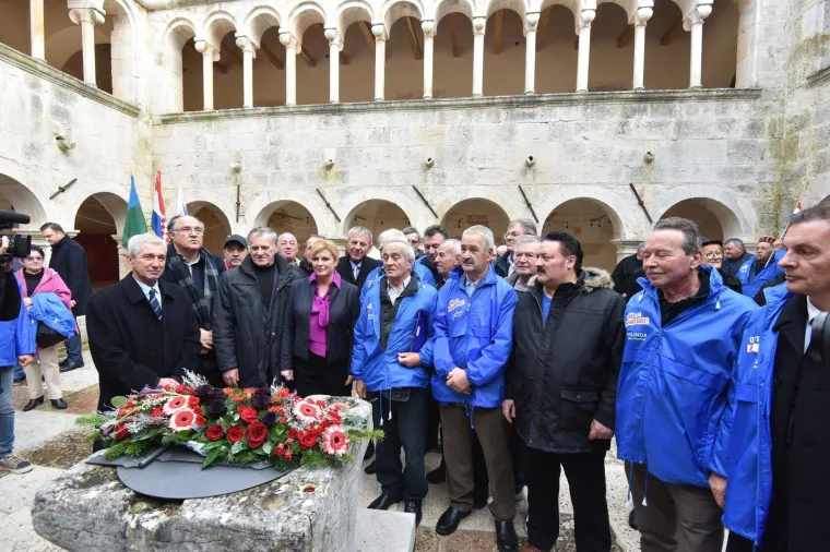 Grabar-Kitarović prepuna samopouzdanja u 'HDZ-ovom gradu': 'Nudim program i rad, a ne poskočice i nerad'