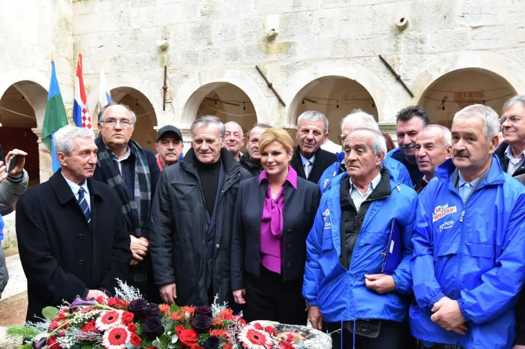 Grabar-Kitarović prepuna samopouzdanja u 'HDZ-ovom gradu': 'Nudim program i rad, a ne poskočice i nerad'