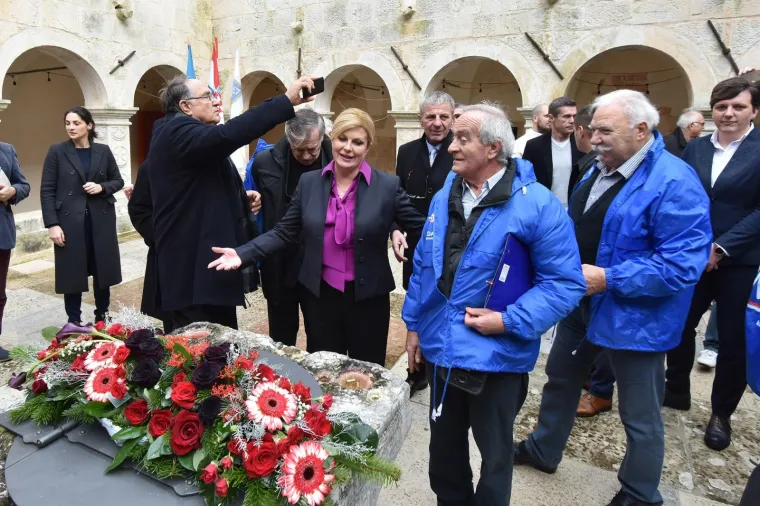 Grabar-Kitarović prepuna samopouzdanja u 'HDZ-ovom gradu': 'Nudim program i rad, a ne poskočice i nerad'