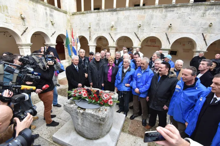Grabar-Kitarović prepuna samopouzdanja u 'HDZ-ovom gradu': 'Nudim program i rad, a ne poskočice i nerad'