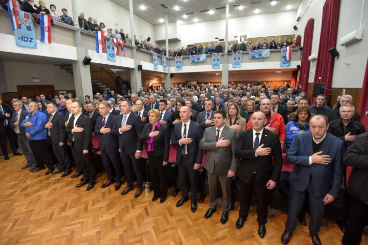 Grabar-Kitarović prepuna samopouzdanja u 'HDZ-ovom gradu': 'Nudim program i rad, a ne poskočice i nerad'