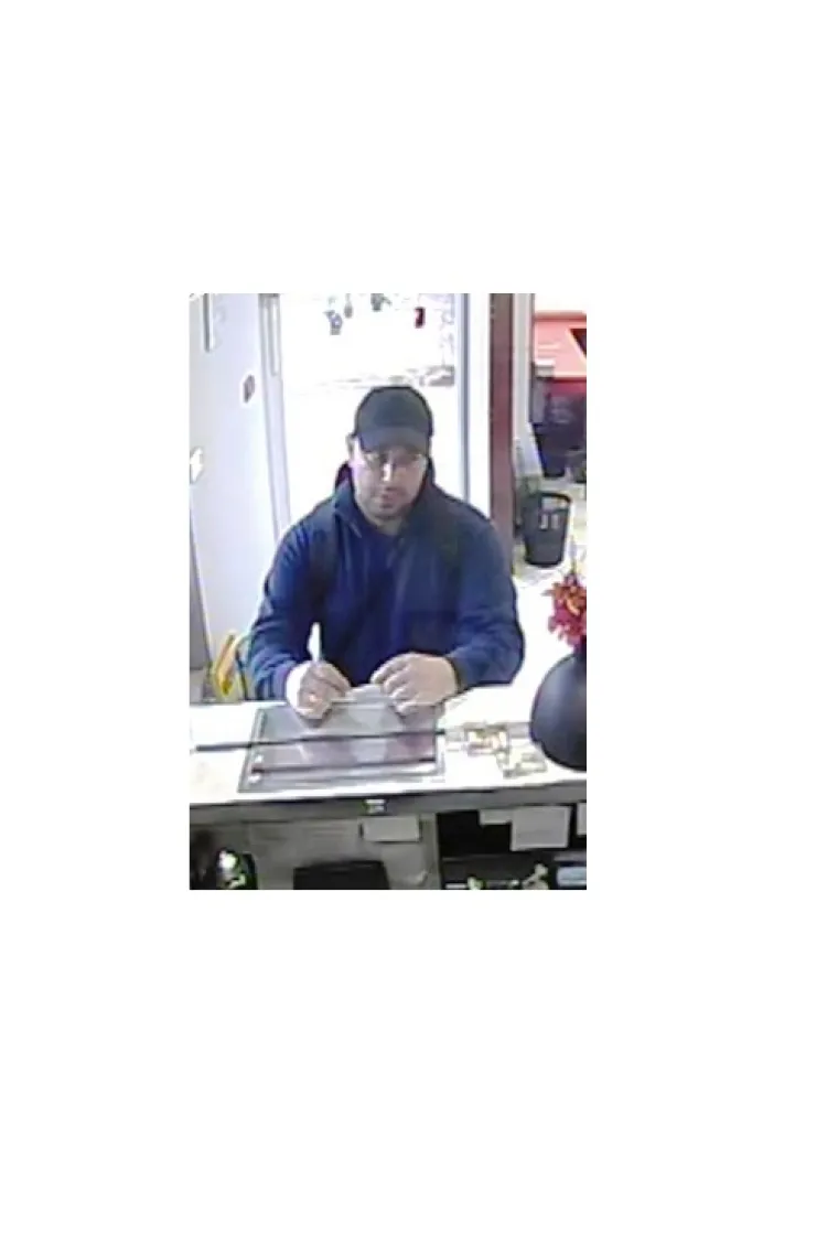 Policija traži pomoć! Prepoznajete li mu&scaron;karca s fotografija? Pljačkao je kladionice