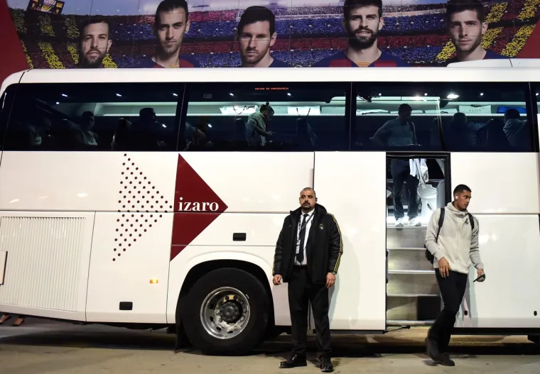 Autobus s igračima Los Blancosa čuvale su jake snage policije i osiguranja.