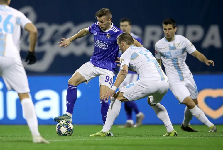 DINAMOVO TORPEDIRANJE RIJEČKOG BRODA: Plavi počastili goste s Kvarnera za Božić - golovima u njihovoj mreži