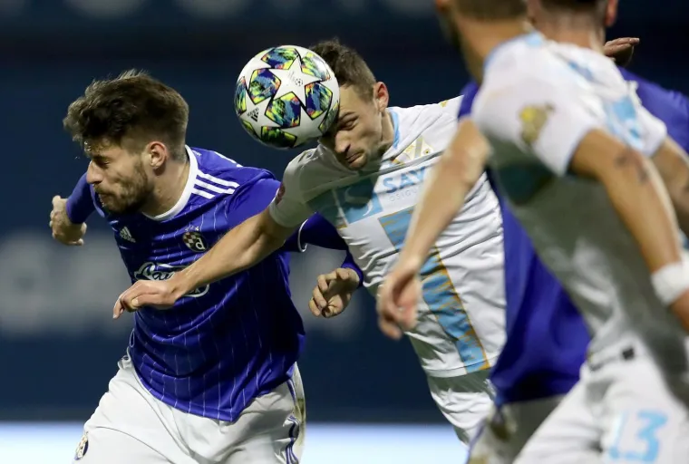 DINAMOVO TORPEDIRANJE RIJEČKOG BRODA: Plavi počastili goste s Kvarnera za Božić - golovima u njihovoj mreži