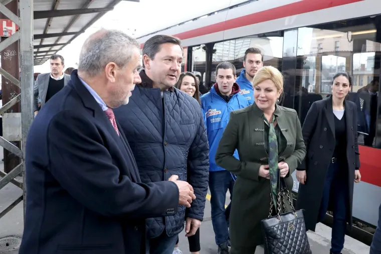 Grabar-Kitarović povezla se vlakom, zami&scaron;ljeno pisala bilje&scaron;ke: Dočekao ju onaj kojemu bi u zatvor nosila kolače