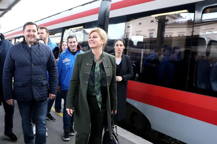 Grabar-Kitarović povezla se vlakom, zami&scaron;ljeno pisala bilje&scaron;ke: Dočekao ju onaj kojemu bi u zatvor nosila kolače