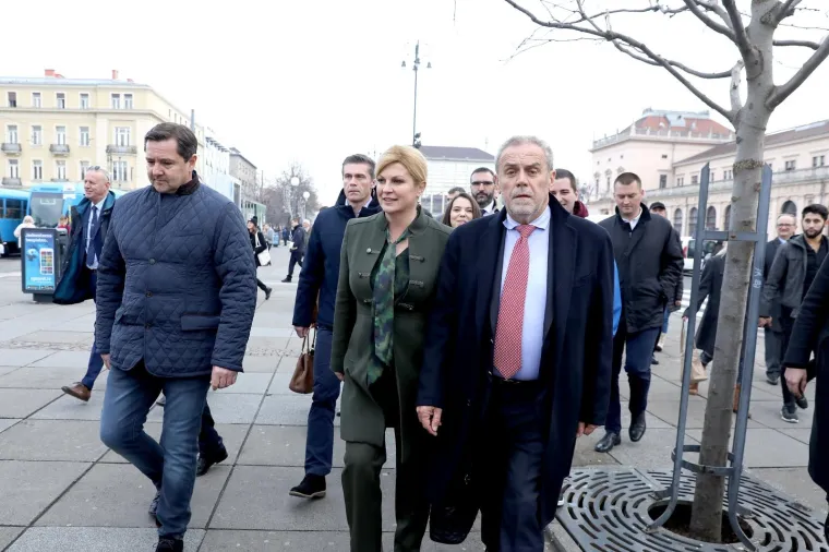 Grabar-Kitarović povezla se vlakom, zami&scaron;ljeno pisala bilje&scaron;ke: Dočekao ju onaj kojemu bi u zatvor nosila kolače