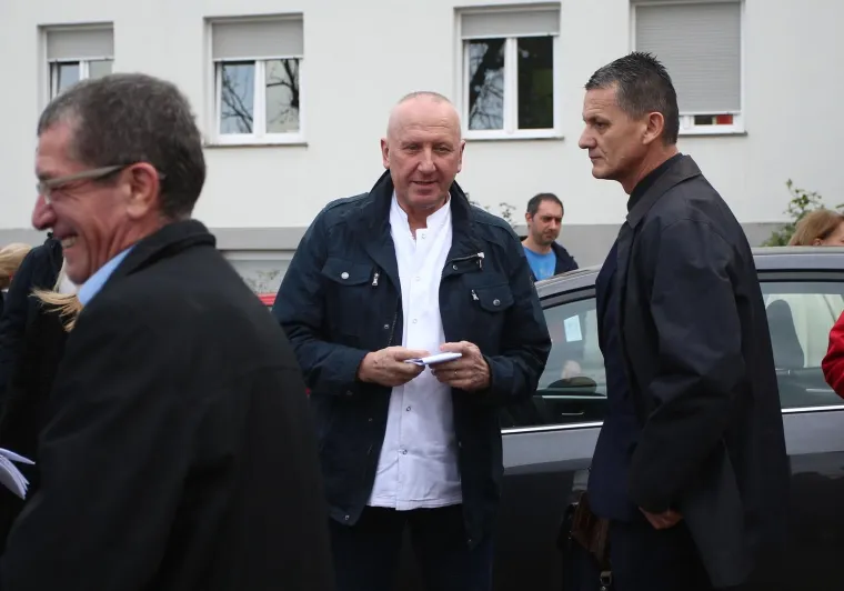 Prosvjed djelatnika Srebrnjaka, dr. Nogalo poručio Bandiću: 'Ja ću se posuti pepelom, ali onda mora&scaron; i ti'