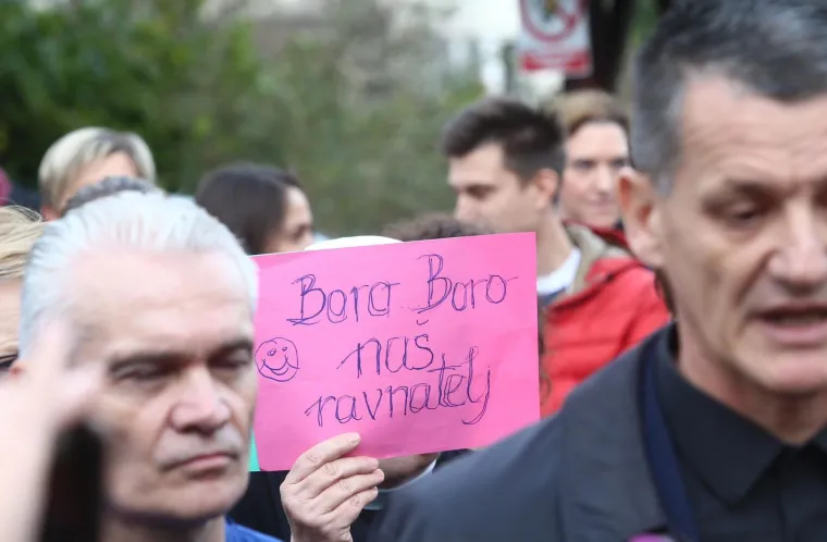 Prosvjed djelatnika Srebrnjaka, dr. Nogalo poručio Bandiću: 'Ja ću se posuti pepelom, ali onda mora&scaron; i ti'