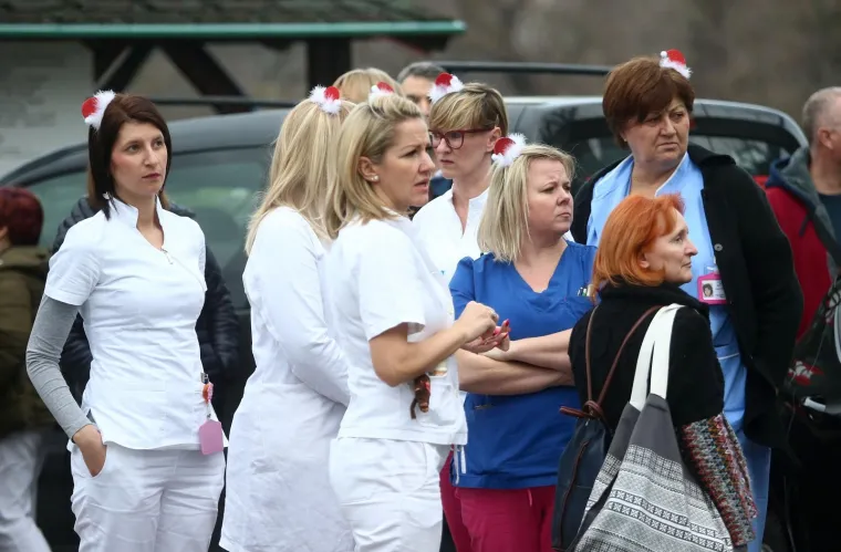 Prosvjed djelatnika Srebrnjaka, dr. Nogalo poručio Bandiću: 'Ja ću se posuti pepelom, ali onda mora&scaron; i ti'