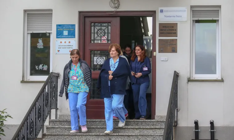 Prosvjed djelatnika Srebrnjaka, dr. Nogalo poručio Bandiću: 'Ja ću se posuti pepelom, ali onda mora&scaron; i ti'