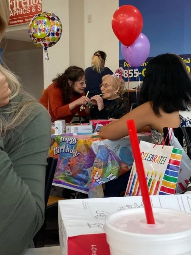 EVO KAKO IZGLEDA ČISTA SREĆA: Kad vam se smuči život od predizborne kampanje, ove 24 slike će vam ga uljep&scaron;ati