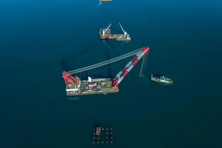 PELJE&Scaron;KI MOST IZRANJA IZ DUBINA MORA: Kinezi grade brzinom munje, pogledajte kako izgleda gradili&scaron;te snimljeno iz zraka