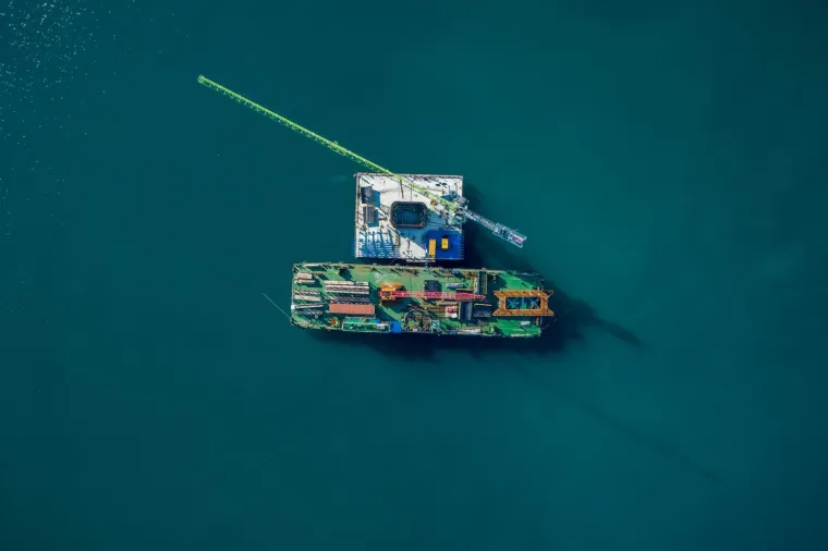 PELJE&Scaron;KI MOST IZRANJA IZ DUBINA MORA: Kinezi grade brzinom munje, pogledajte kako izgleda gradili&scaron;te snimljeno iz zraka