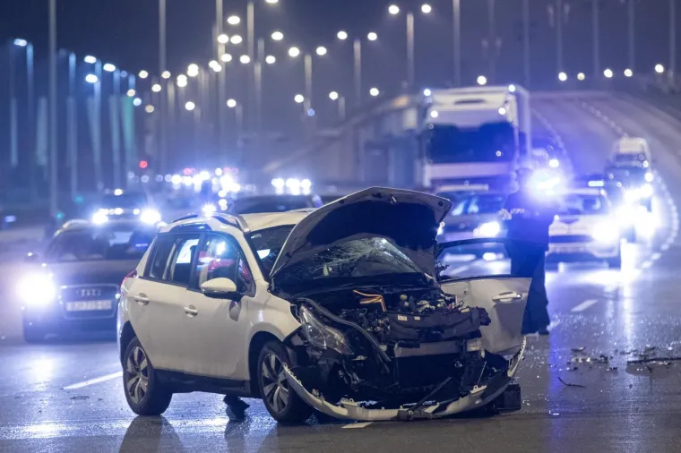 Kr&scaron; i lom kod Lesnine: Sudarili se autobus i automobil na Slavonskoj aveniji