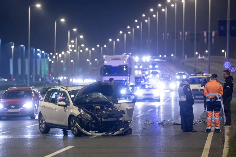 Kr&scaron; i lom kod Lesnine: Sudarili se autobus i automobil na Slavonskoj aveniji