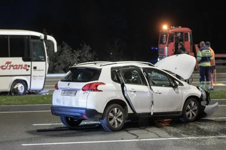 Kr&scaron; i lom kod Lesnine: Sudarili se autobus i automobil na Slavonskoj aveniji
