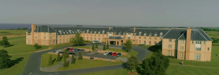 VATRENA OAZA MIRA: Pogledajte hrvatski kamp na Euru; Noćenje ovdje stoji i do 400 eura