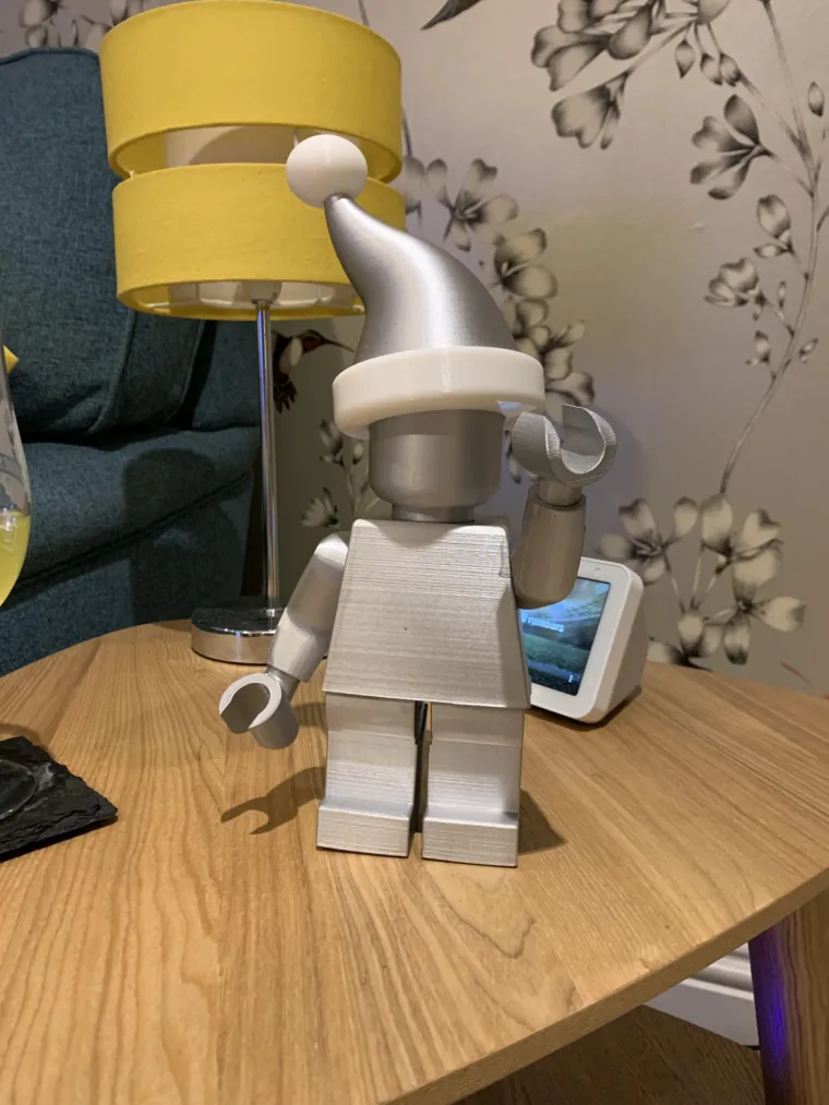 OBJAVLJUJU NAJBIZARNIJE UKRASE ZA VRH JELKE: A neke od fotografija su sve samo ne čedne