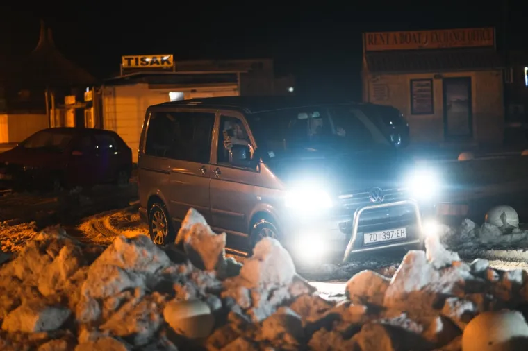 Snažna tuča pogodila hrvatsku obalu, u Pako&scaron;tanima aute iz leda izvlačili bagerom!