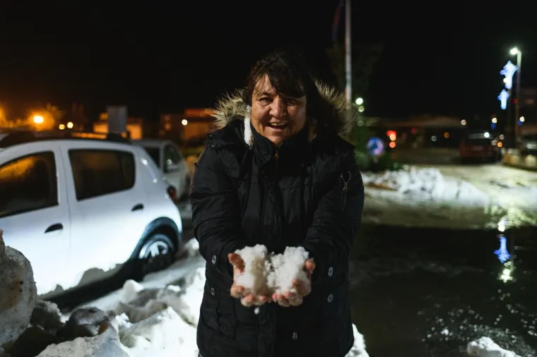 Snažna tuča pogodila hrvatsku obalu, u Pako&scaron;tanima aute iz leda izvlačili bagerom!
