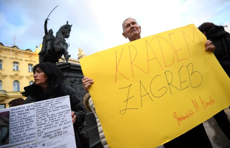 Stotine Zagrepčana skupile se na prosvjedu protiv Bandića: 'Zagreb je spreman! Odstupi!'