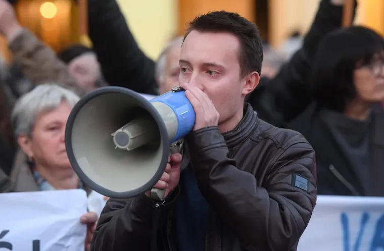 Stotine Zagrepčana skupile se na prosvjedu protiv Bandića: 'Zagreb je spreman! Odstupi!'