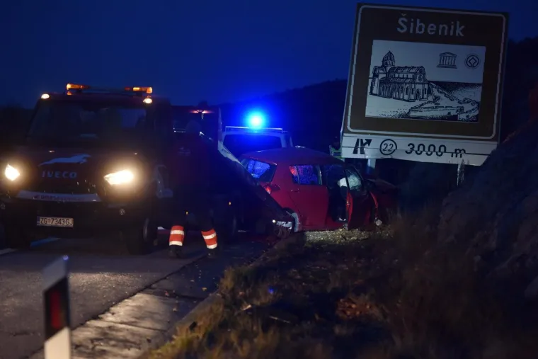 Te&scaron;ka nesreća na autocesti kod &Scaron;ibenika: Jedna osoba poginula