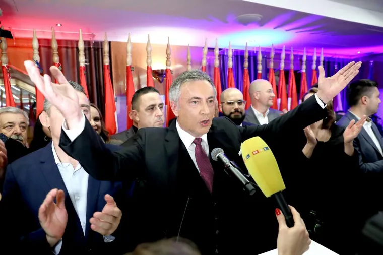 &Scaron;koro sa suzama u očima najavio pohod na parlamentarne izbore: 'Napravili smo čudo'