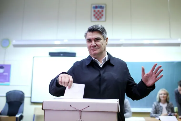 Predsjednički kandidati su svoju građansku dužnost obavili već u prijepodnevnim satima, a pojedini su do&scaron;li i prije otvaranja birali&scaron;ta. Mahom će ostatak dana provesti u krugu obitelji, barem kako su sami izjavili