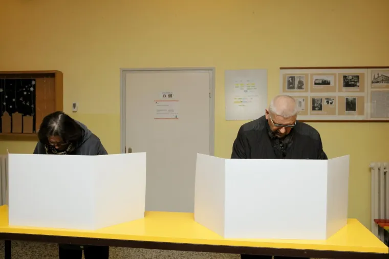 Kandidat za predsjednika Republike Hrvatske, Ante Đapić glasovao je na izborima za predsjednika Republike Hrvatske u OŠ Vladimira Bečića u Osijeku