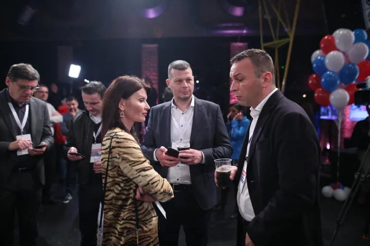 Odlično raspoloženje u Tvornici: Pogledajte tko je sve do&scaron;ao podržati Milanovića