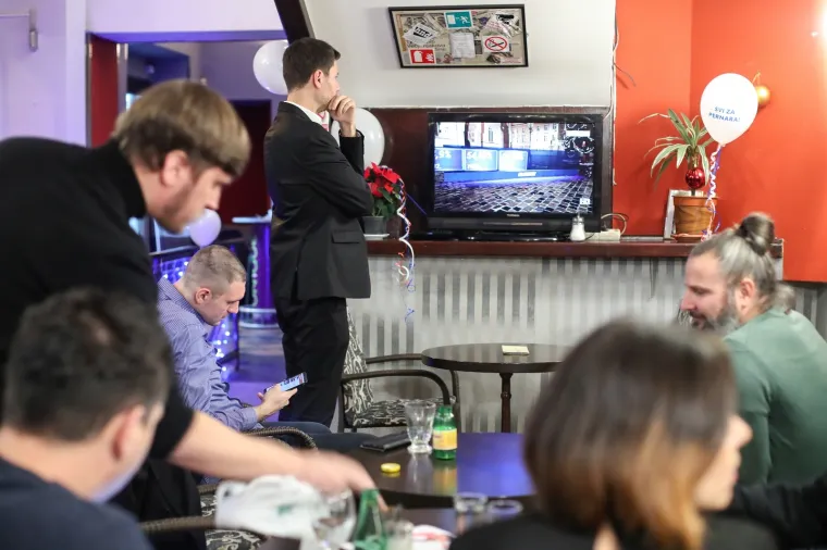 Izborni stožer Ivana Pernara: Bez razgovora s medijima