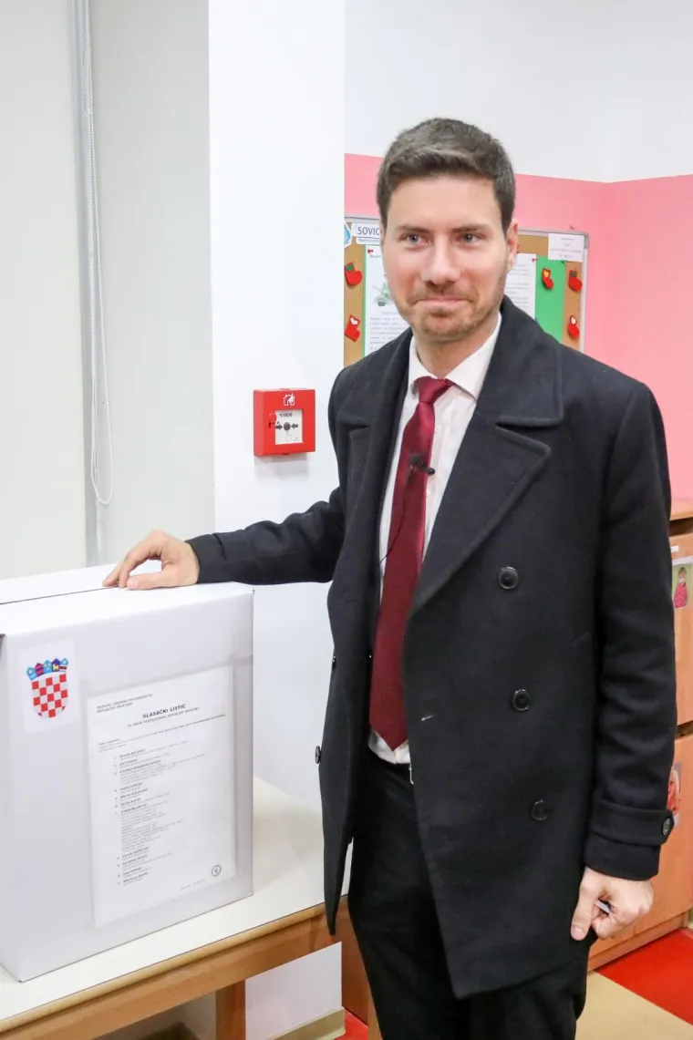 Predsjednički kandidat Ivan Pernar glasovao na predsjedničkim izborima
