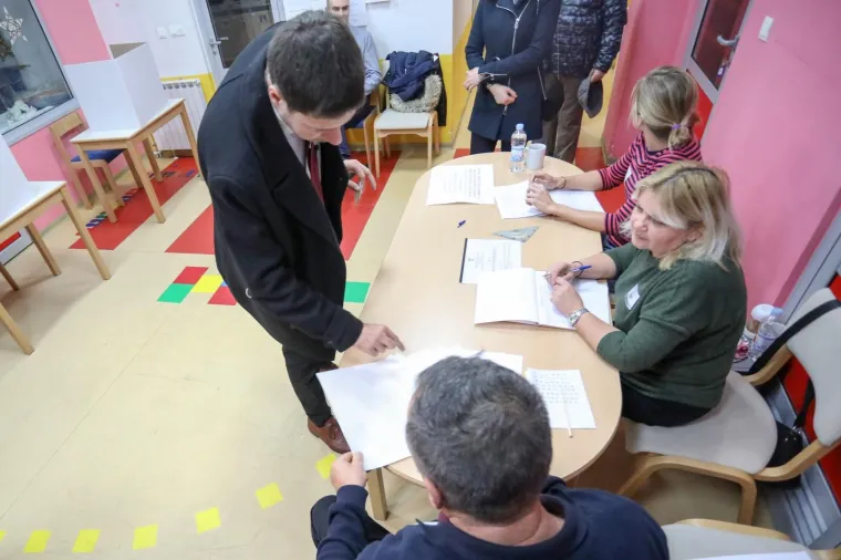 Predsjednički kandidat Ivan Pernar glasovao na predsjedničkim izborima