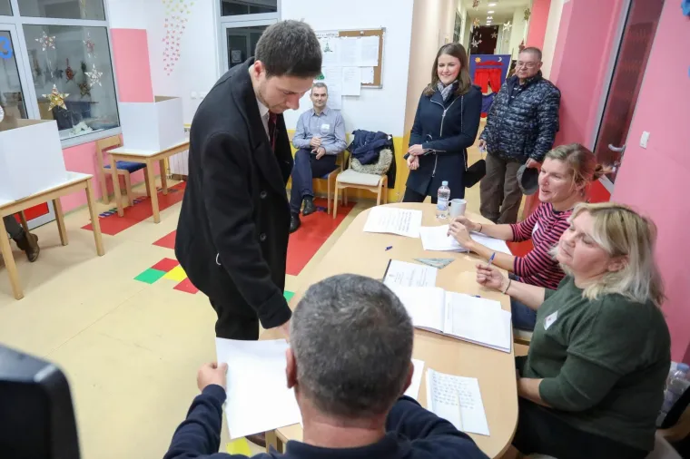 Predsjednički kandidat Ivan Pernar glasovao na predsjedničkim izborima