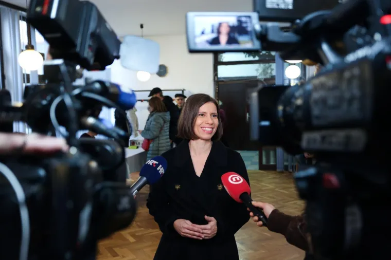 Kandidatkinja za predsjednicu Republike Hrvatske, Katarina Peović, glasovala je na izborima za predsjednika Republike Hrvatske u Domu za starije osobe Trnje u Zagrebu