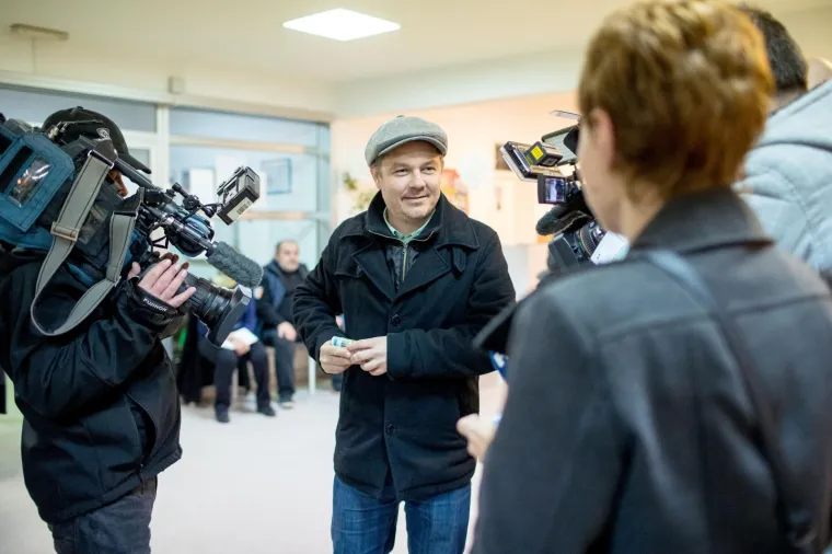 Dario Juričan do&scaron;ao na glasanje prije 7 sati i čekao da se otvori birali&scaron;te
