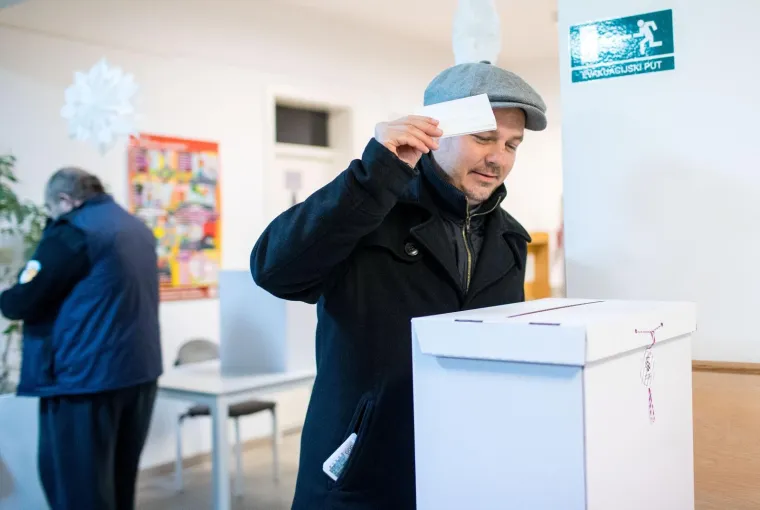 Dario Juričan do&scaron;ao na glasanje prije 7 sati i čekao da se otvori birali&scaron;te