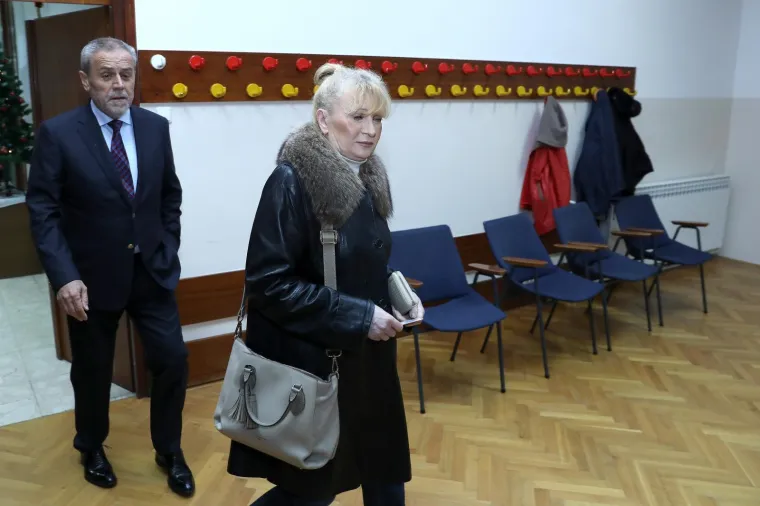 Bandić sa suprugom Vesnom glasao, pratio ih i mezimac Rudi: 'Čekat ću rezultate tamo gdje treba'