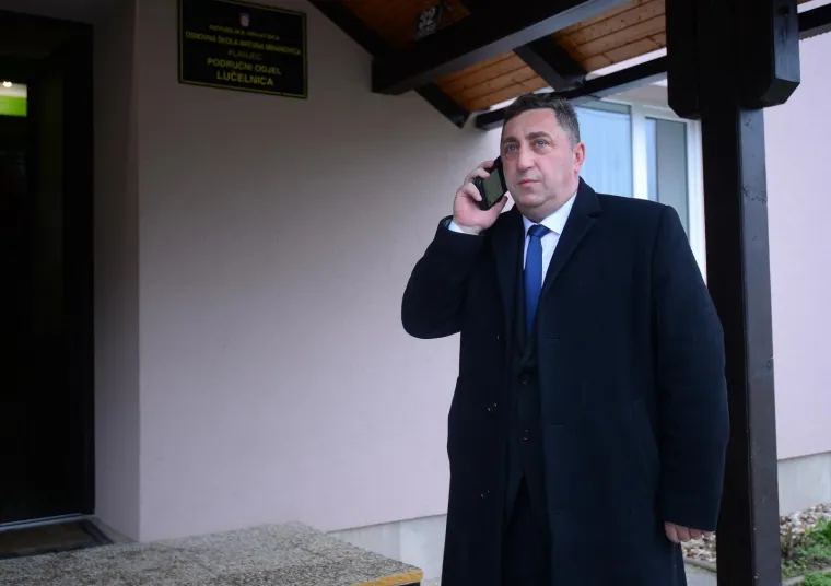 Kandidat za predsjednika Republike Hrvatske, Nedjeljko Babić, glasovao je na izborima za predsjednika Republike Hrvatske u OŠ Antuna Mihanovića