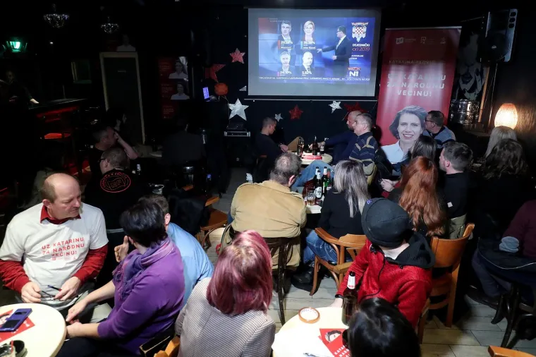 DUGOGODI&Scaron;NJA AKTIVISTKINJA NIJE SE PROBILA: Evo kako je u stožeru Katarine Peović