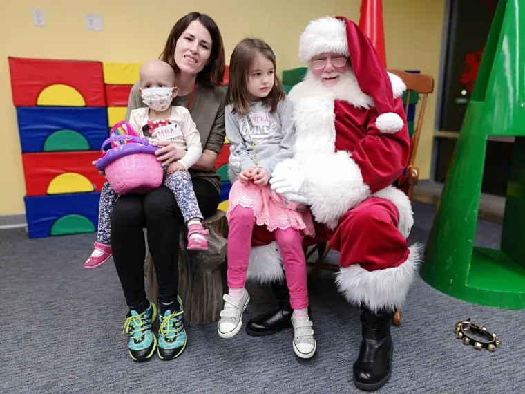 Najljep&scaron;a božićna priča! Pogledajte najnovije fotografije male Mile iz SAD-a