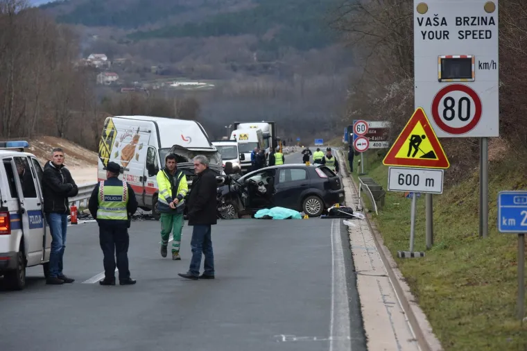 STRAVIČNA PROMETNA NESREĆA NA ISTARSKOM IPSILONU: Pre&scaron;ao u suprotnu traku i frontalno se sudario; jedna osoba poginula