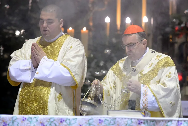 Polnoćku u zagrebačkoj katedrali predvodio Bozanić: Na misu do&scaron;ao i Bandić...